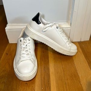 Steve Madden White Leather Sneaker 8M